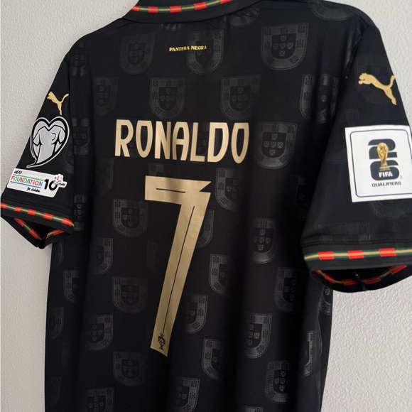 Portugal 2025 Ronaldo special edition jersey - Picture 5 of 6